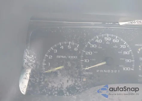 1997 Chevrolet C1500 Fleetside z USA, uszkodzony, nr VIN 2GCEC19R3V1144657